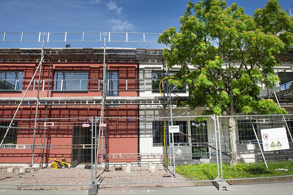 Fasaden på Ebos nya lägenheter i Löberöd. 