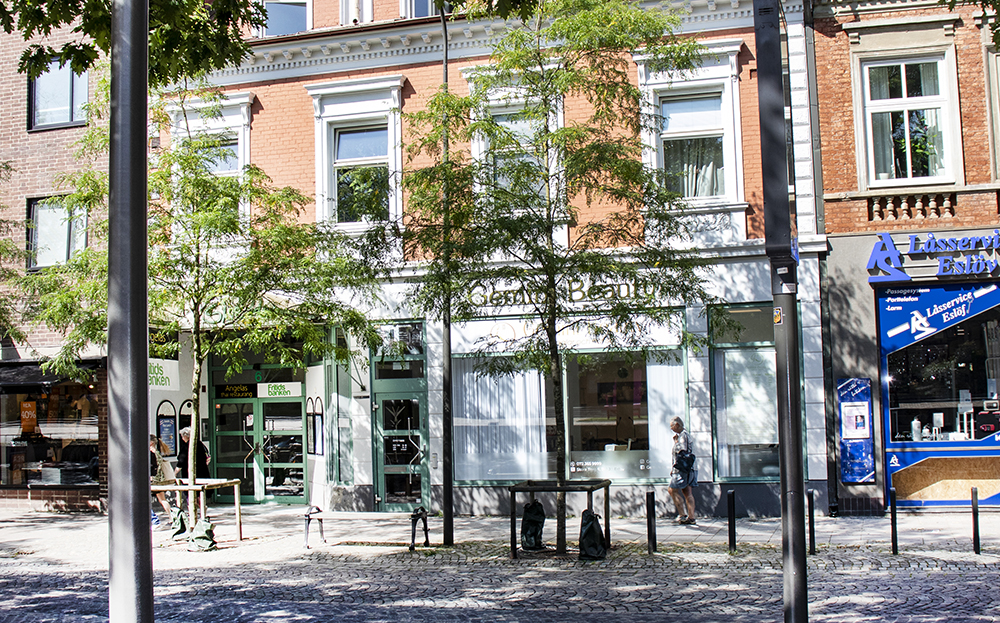 Gatubild på Ebos fastighet Stora torg 6 i Eslövs centrum.